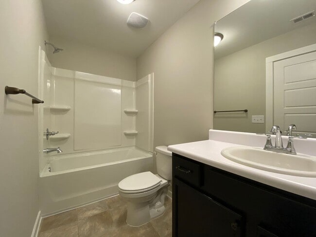 Building Photo - Home for Rent in Talladega, AL!!! Available to View with 48 Hours Notice!