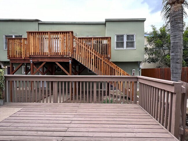 Building Photo - 1239 E Florida St