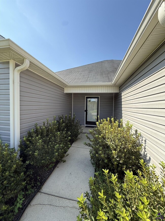 Building Photo - 109 Milford Cir