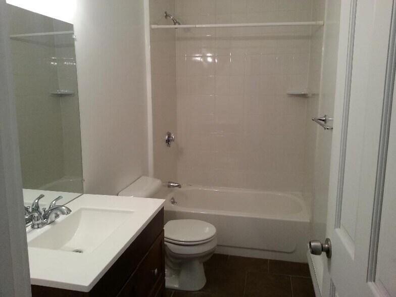 Primary Photo - 27 Buttonwood St