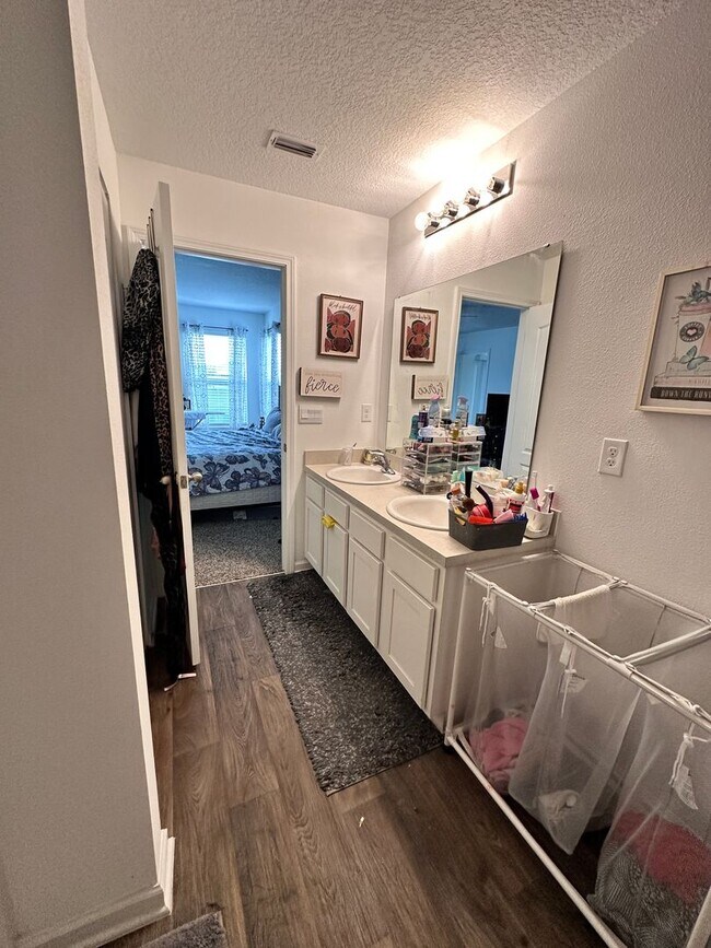 Building Photo - Welcome Home