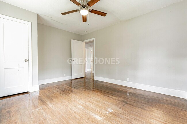 Building Photo - NOW OFFERING FIRST FULL MONTH FREE!