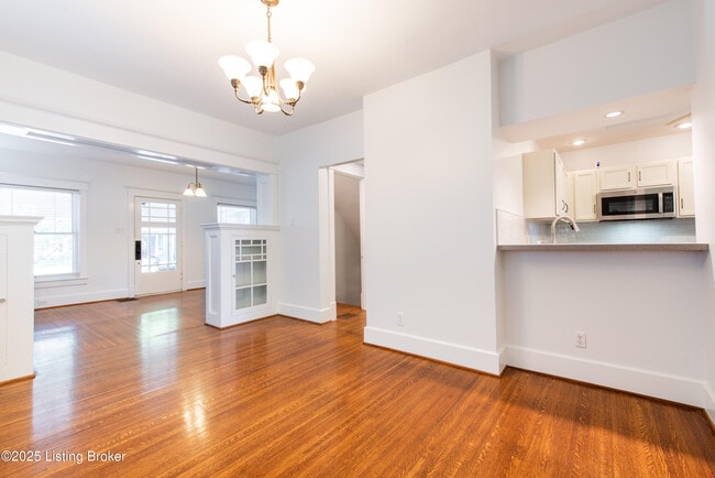 Building Photo - 1604 Edgeland Ave