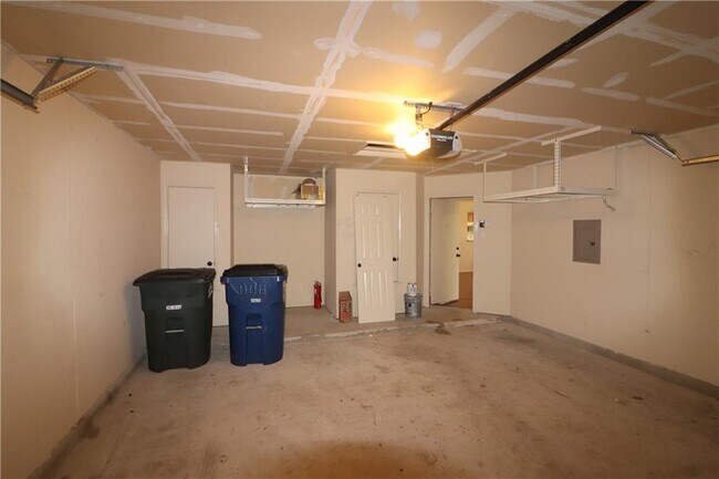 Building Photo - 1011 Burgess Dr