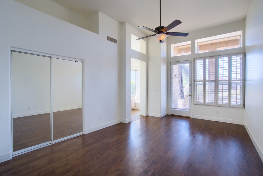 Building Photo - 31030 N 42nd Pl