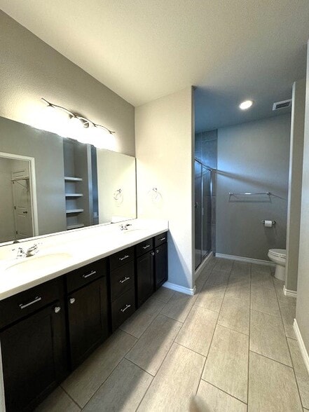 Master Bath - 1904 Estes Flats Dr