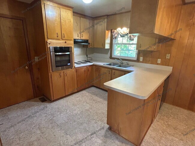 Building Photo - 7800 Penny Rd