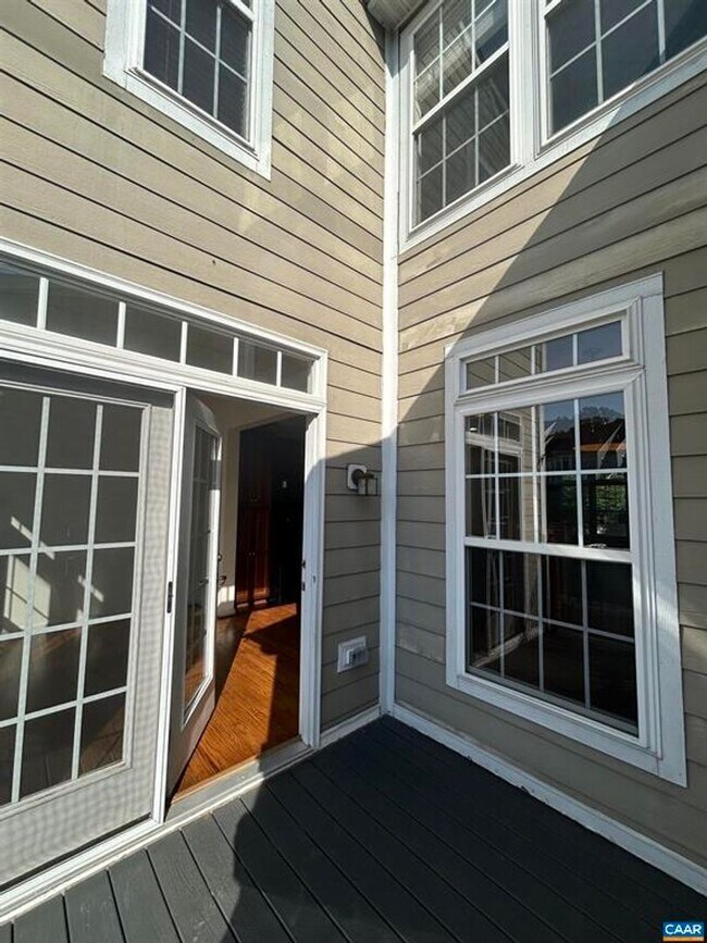 Building Photo - 923 Bing Ln