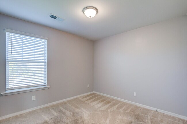 Building Photo - 416 Sandfarm Trail