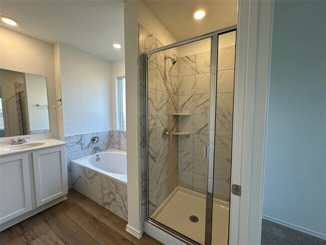 Building Photo - 2513 Four Waters Lp