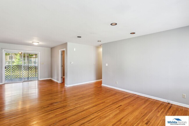 Building Photo - 8125 E Zimmerly St