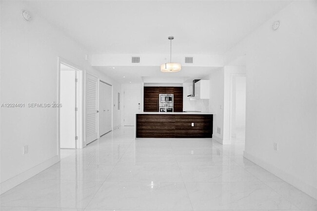 Building Photo - 301 Altara Ave
