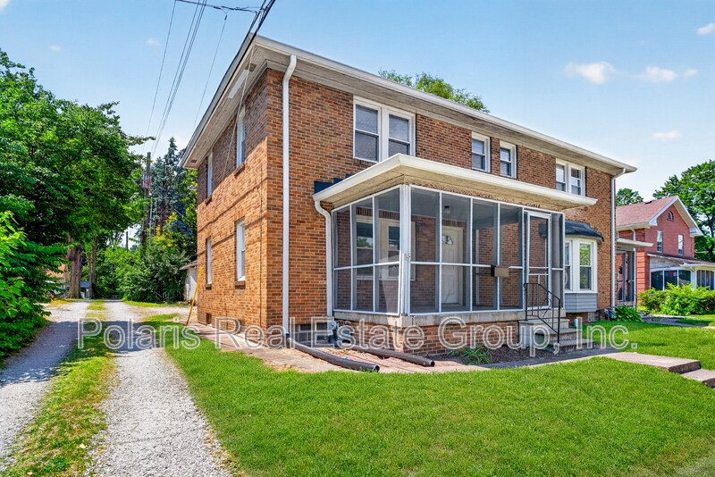 Building Photo - 717 E 60th St