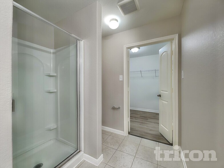 Building Photo - 417 Palomino Stand Dr