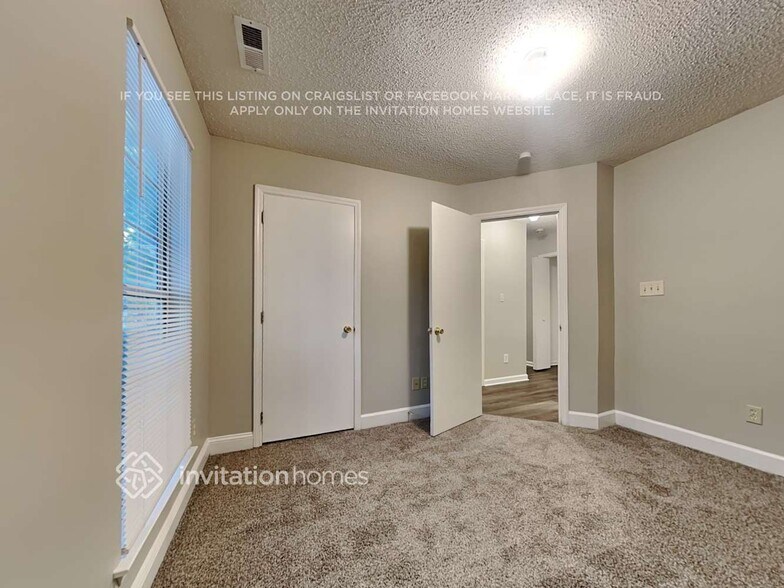 Building Photo - 11017 White Stag Dr