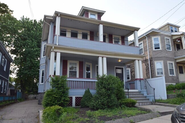 Building Photo - 28 Atkins St