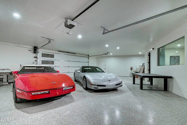 Building Photo - 6401 E Larkspur Dr