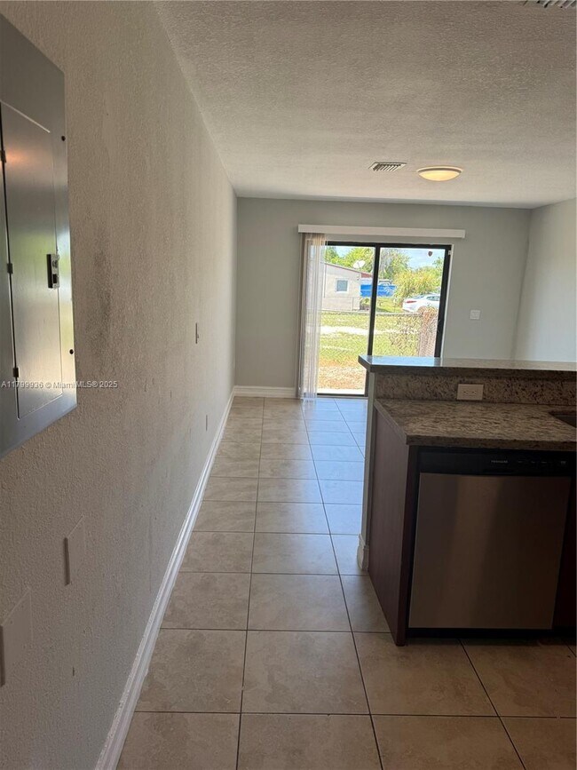 Building Photo - 26735 SW 139th Ave