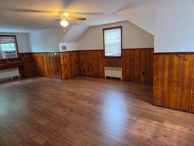 Building Photo - 116 Greenlawn Ave