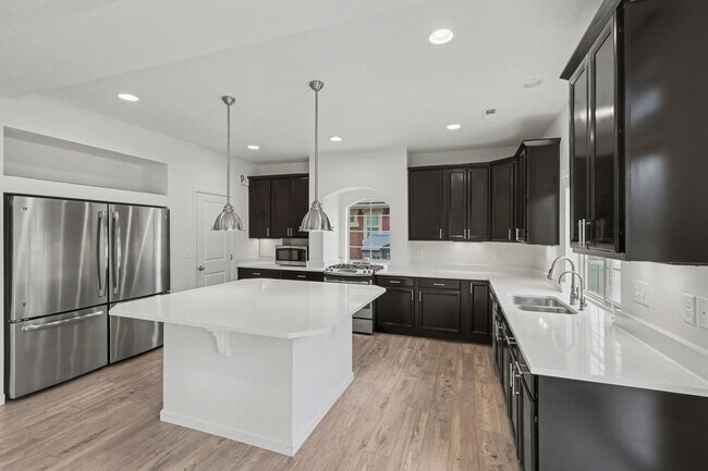 Building Photo - Stunning 4bed/3bath Oakwood Model Home in Erie