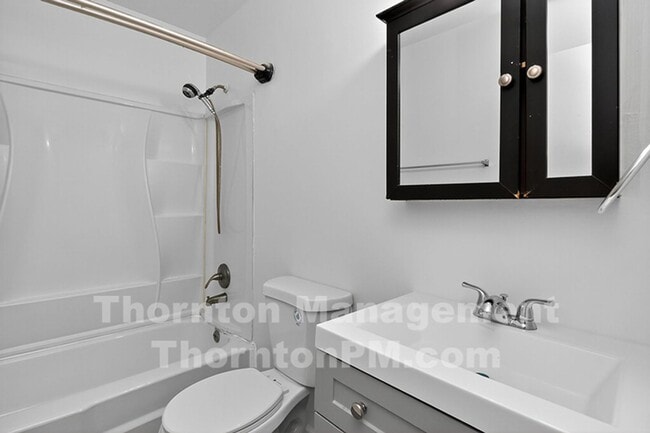 Building Photo - Newly Remodeled 3 Bedroom Townhouse