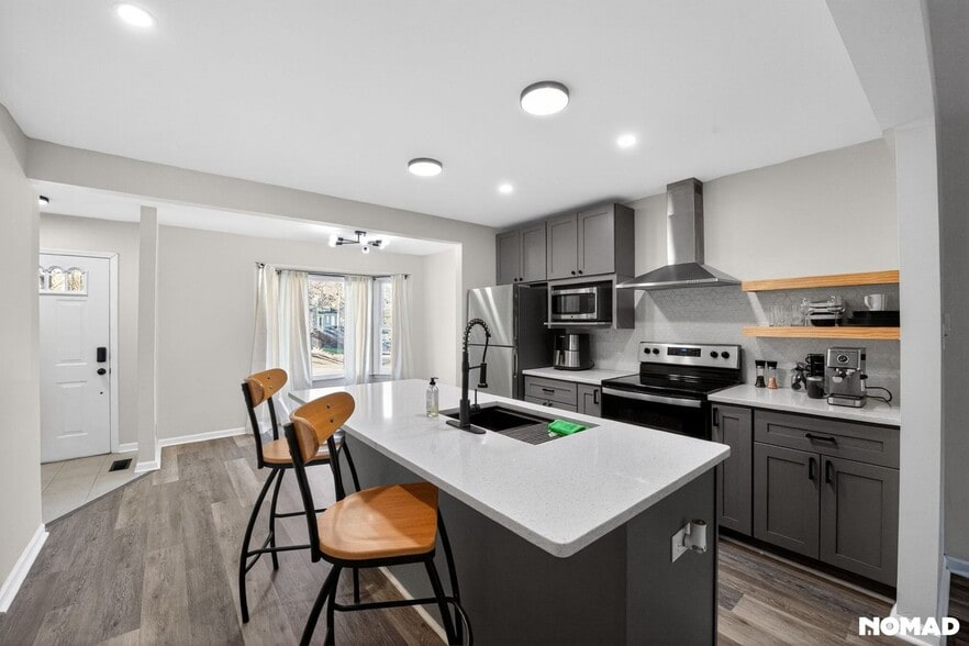 Building Photo - 533 Oak Run Dr