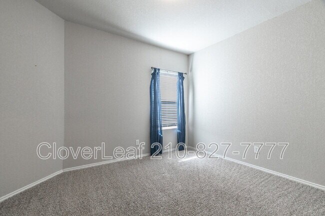 Building Photo - 2450 Dry Moss Way