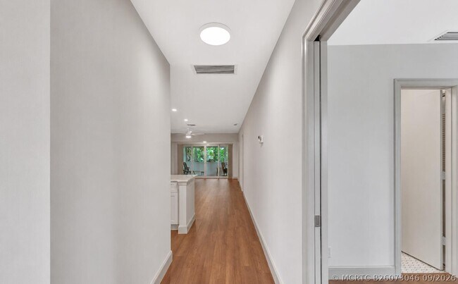 Building Photo - 1140 Mahogany Way