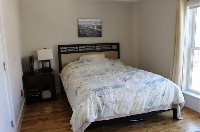 Building Photo - 2 bedroom in Cambridge MA 02141