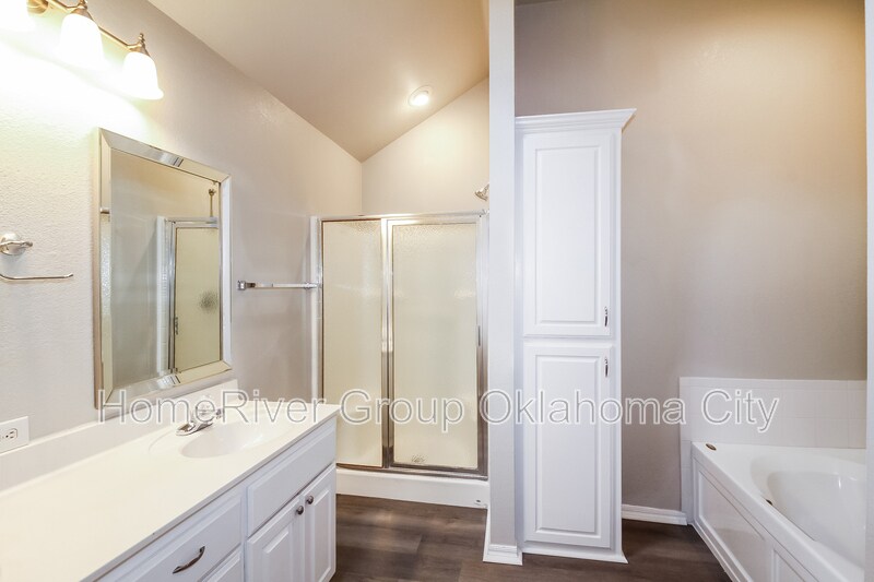 Building Photo - 3905 Penny Dr