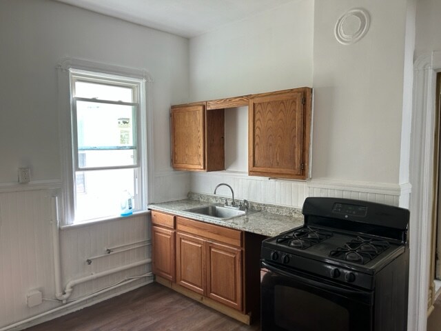 Building Photo - 138 Park Pl