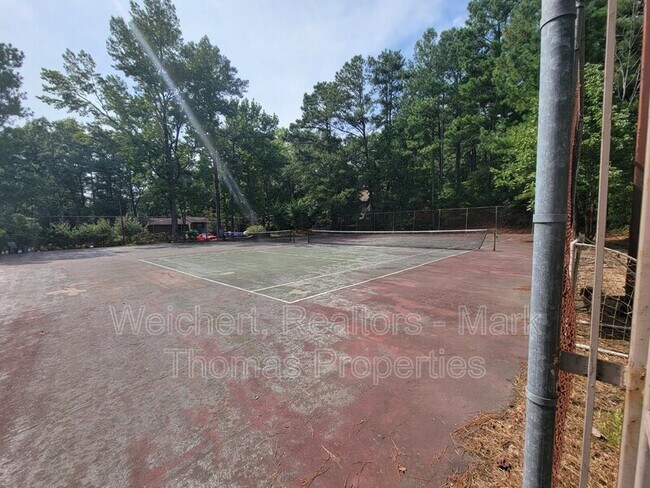 Building Photo - 111 Twisted Oak Pl