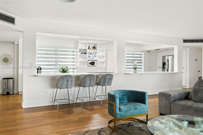 Building Photo - 1350 NE 191st St