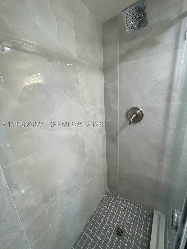 Building Photo - 1351 NE Miami Gardens Dr