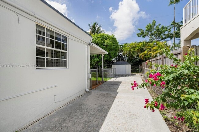 Building Photo - 2360 SW 11th Terrace