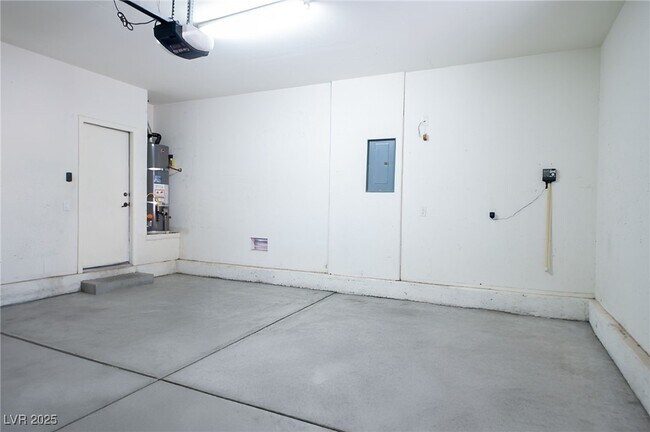 Building Photo - 2313 Scissortail Ct