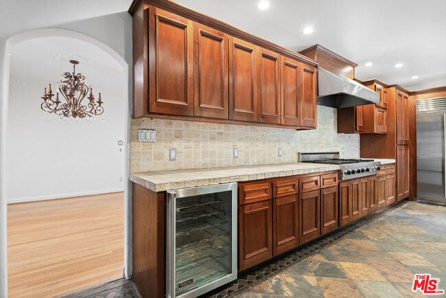 Building Photo - 312 S El Camino Dr