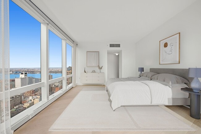 Building Photo - 80 Columbus Cir