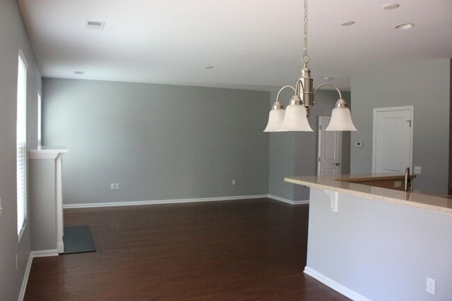 Building Photo - Summerville Rental