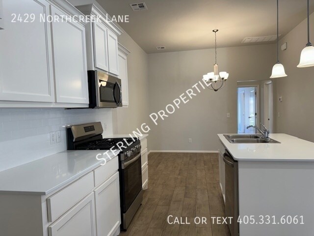 Building Photo - 2429 Northcreek Ln