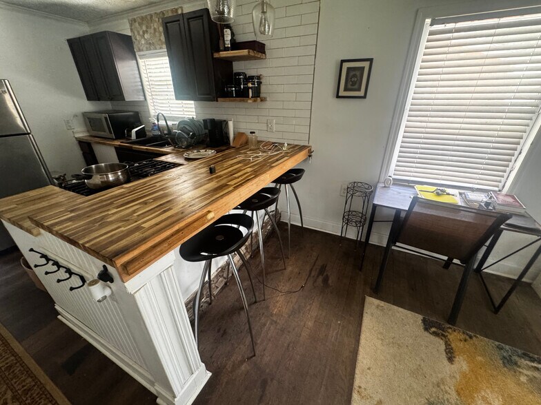 Building Photo - Room in Duplex on Polar Rock Pl SW