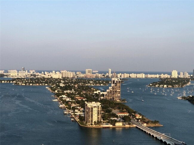 Building Photo - 1717 N Bayshore Dr