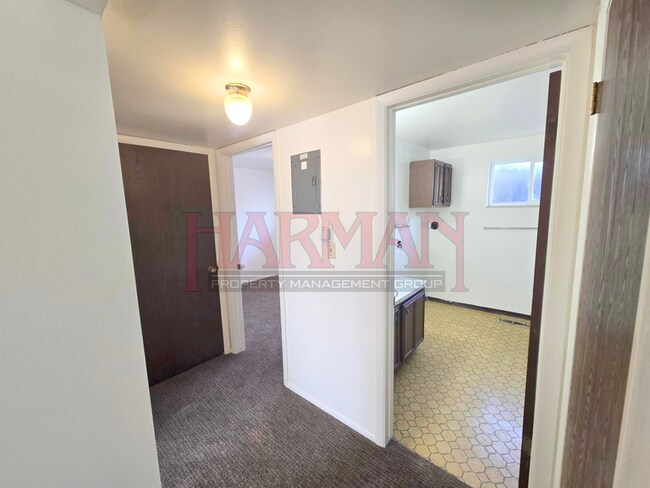 Building Photo - 1127 E 960 S