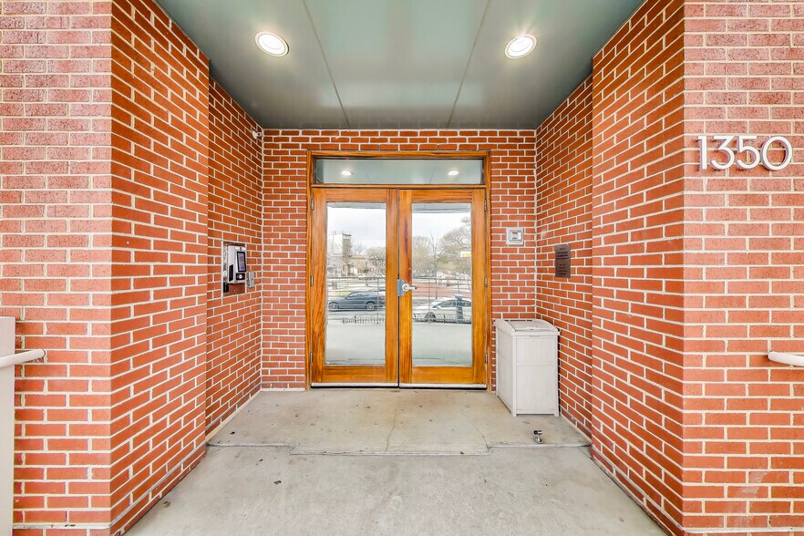 Building Photo - 1350 Maryland Ave NE
