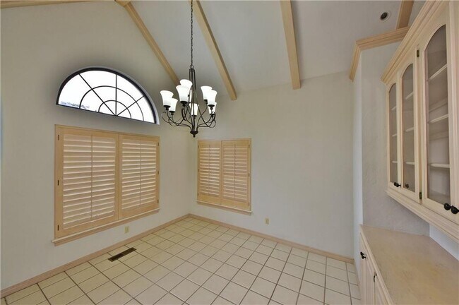 Building Photo - 1109 Irvine Dr