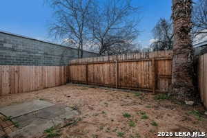 Building Photo - 325 S Hackberry St