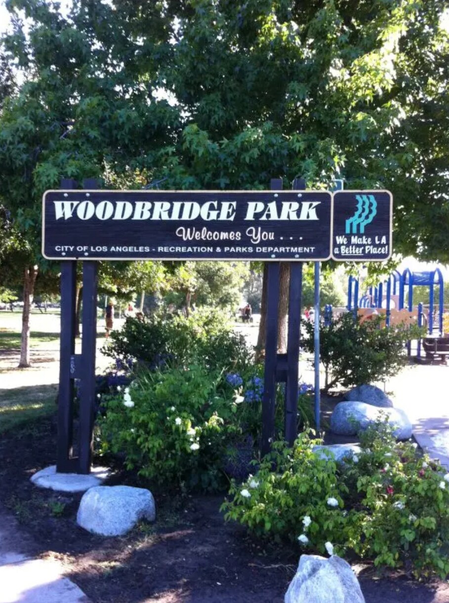 2 blocks from dog park - 4244 Tujunga Ave
