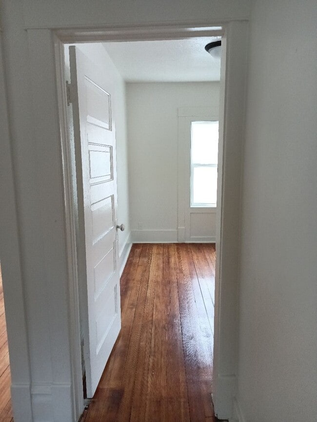 Building Photo - BUY ON CONTRACT MOVE IN READY! RENT TO OWN...