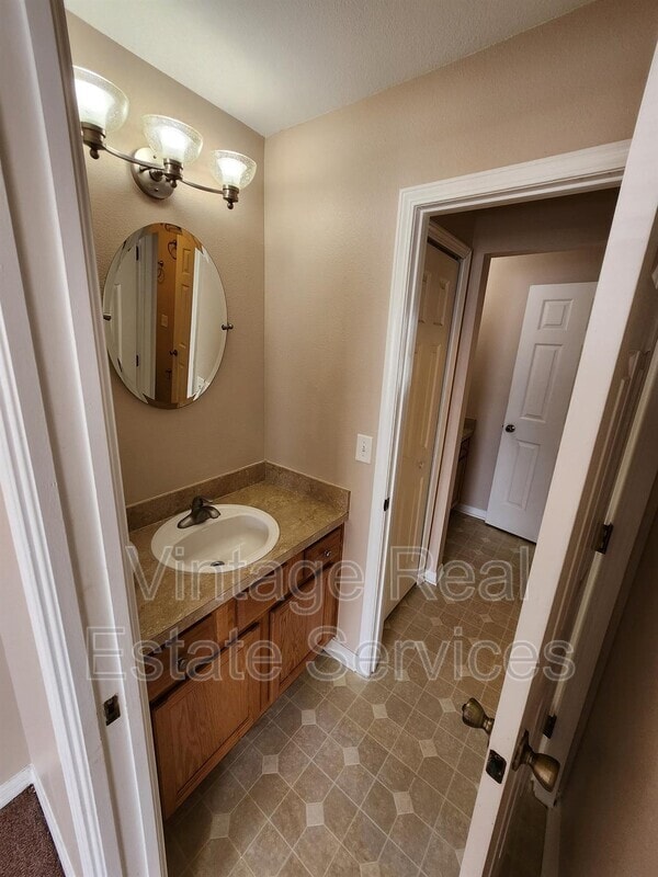 Building Photo - 12008 Peach Grv Ct