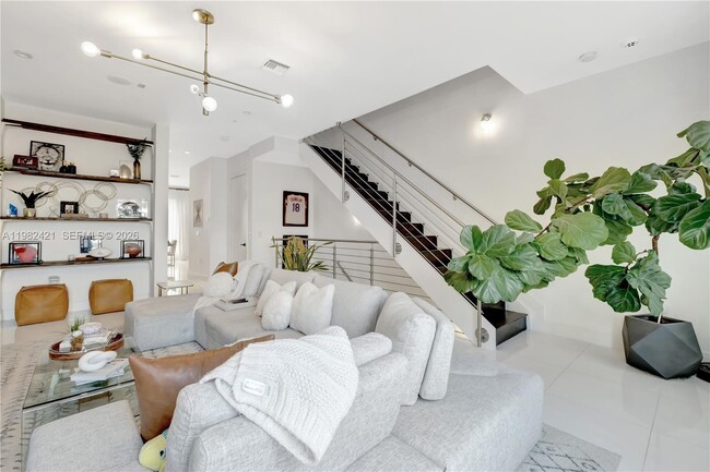 Building Photo - 6630 NW 104th Path